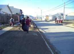 Más de 70 personas limpiaron el barrio Nueva Esperanza de Natales