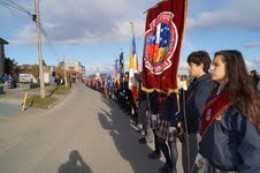 Estudiantes de Natales rindieron homenaje a las Glorias Navales