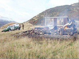 Incendio arrasó con puesto de complejo ganadero Torres del Paine