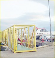 Motonave comenzó operaciones en Natales en medio del rechazo de trabajadores portuarios