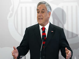 Piñera enfatiza lucha del gobierno contra la pobreza, en primera aparición tras la encuesta CEP